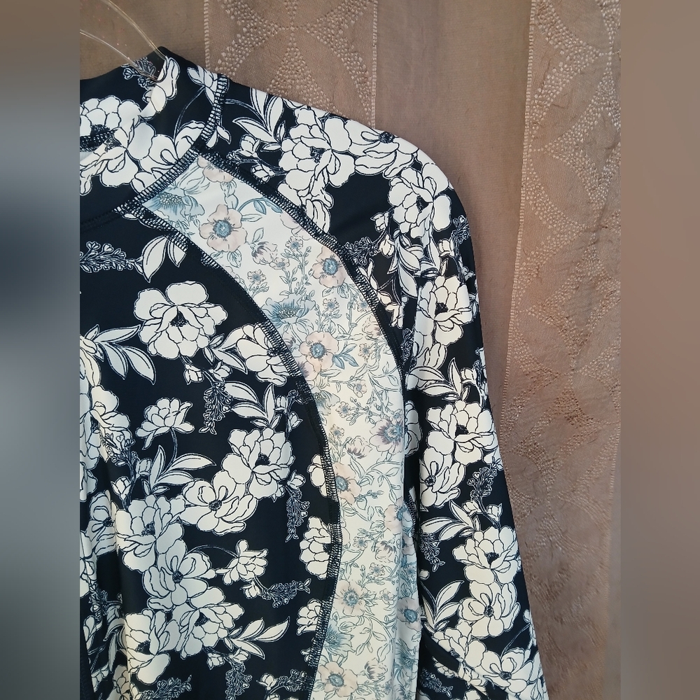💎 Re-imagined J. Crew Women's Long-sleeve Rash Guard Mixed Magnolia #0289 - Picture 12 of 13